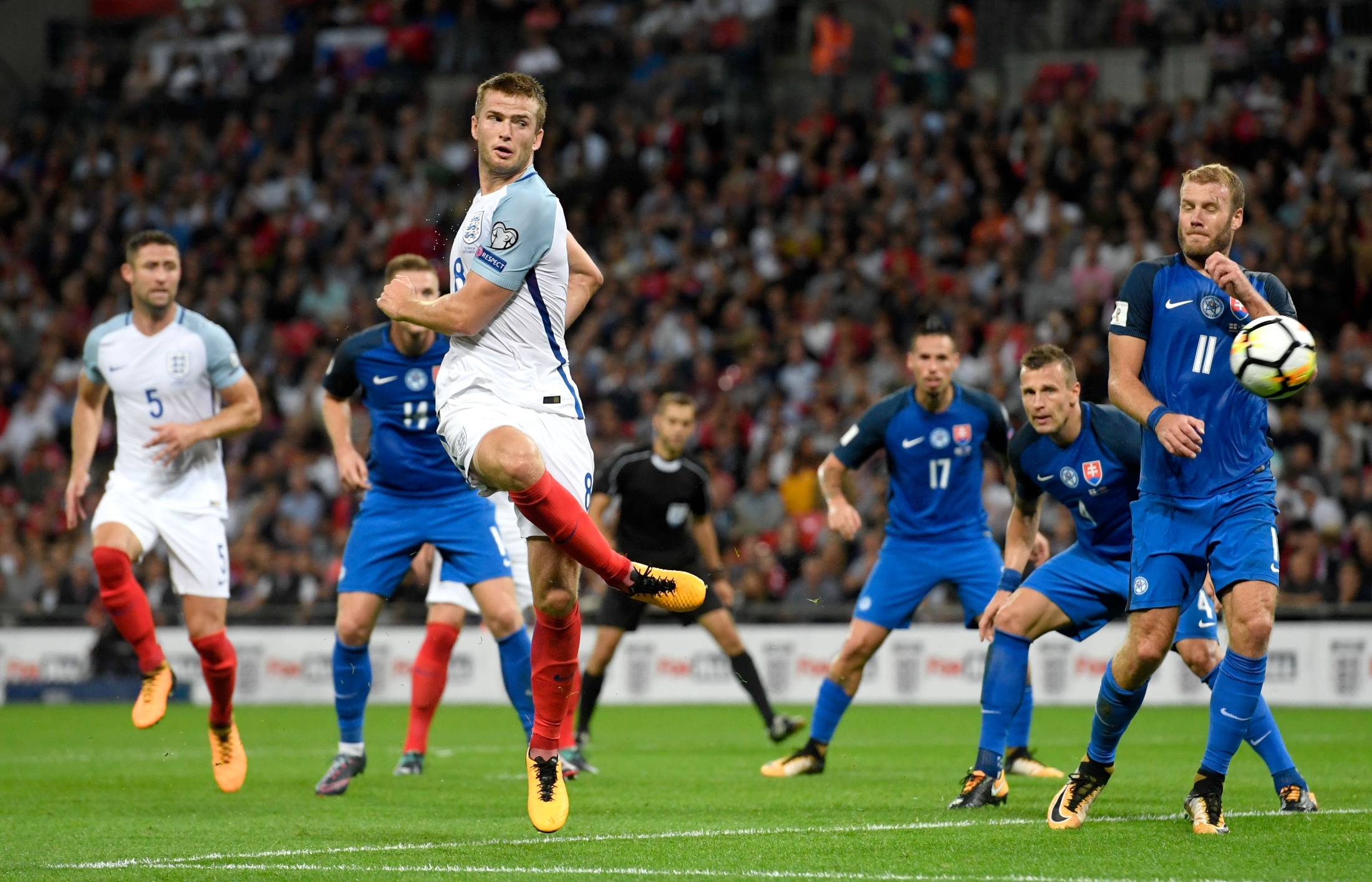 冲击首胜！黄潜vs哥本哈根首发：莫里罗领衔全主力出战