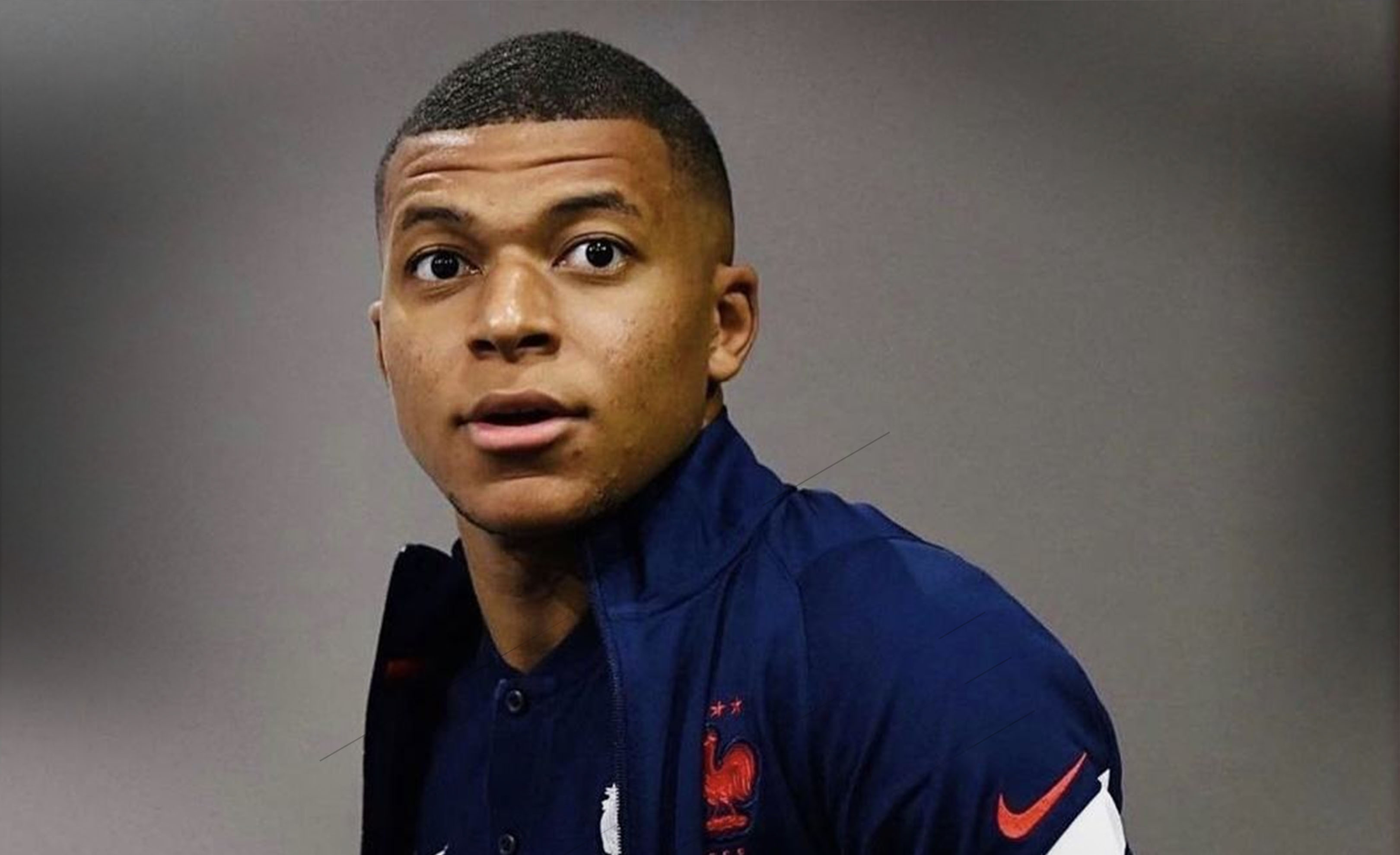 记者问批评球员是否担心更衣室反对，穆帅：你爸对你永远都很好？