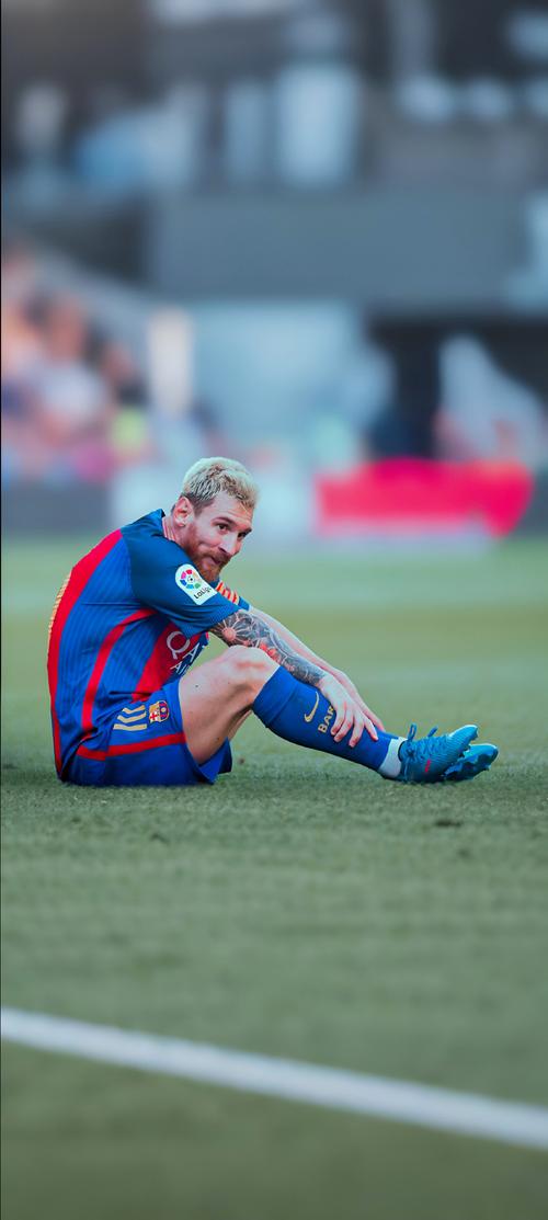 ESPN：曼联通过转会市场获得大笔资金，无需卖人就能签新中锋